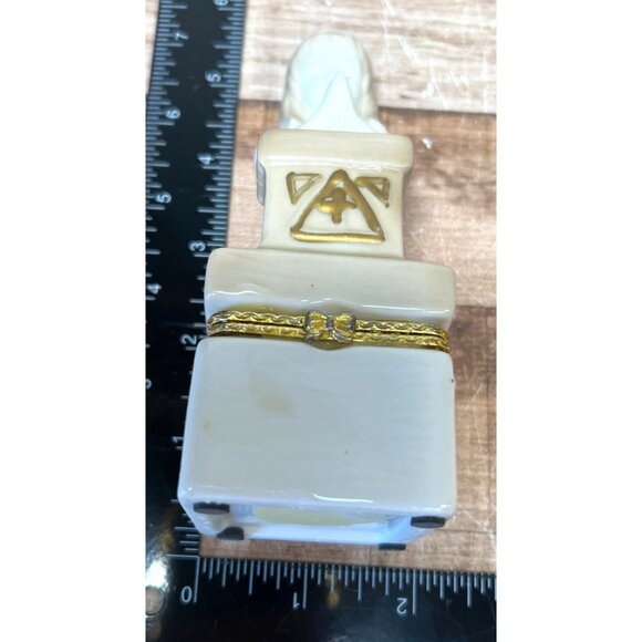 Porcelain Praying Angel Trinket Box With Gold Accents Hinged - Picture 5 of 5